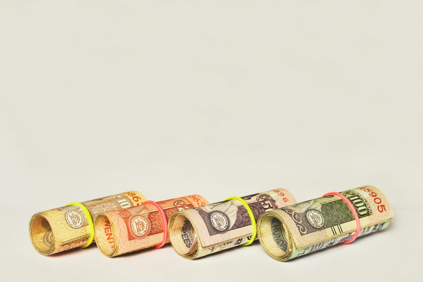 Investindo em Moedas Estrangeiras: Dólar, Euro e Além